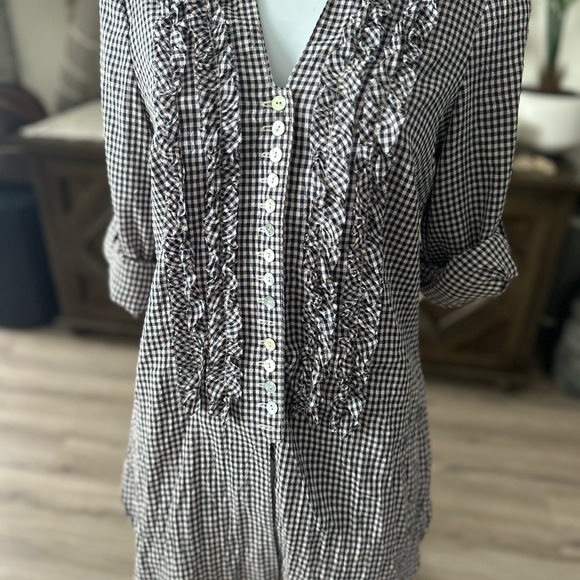 Checkered Ruffle Blouse - Picture 2 of 4